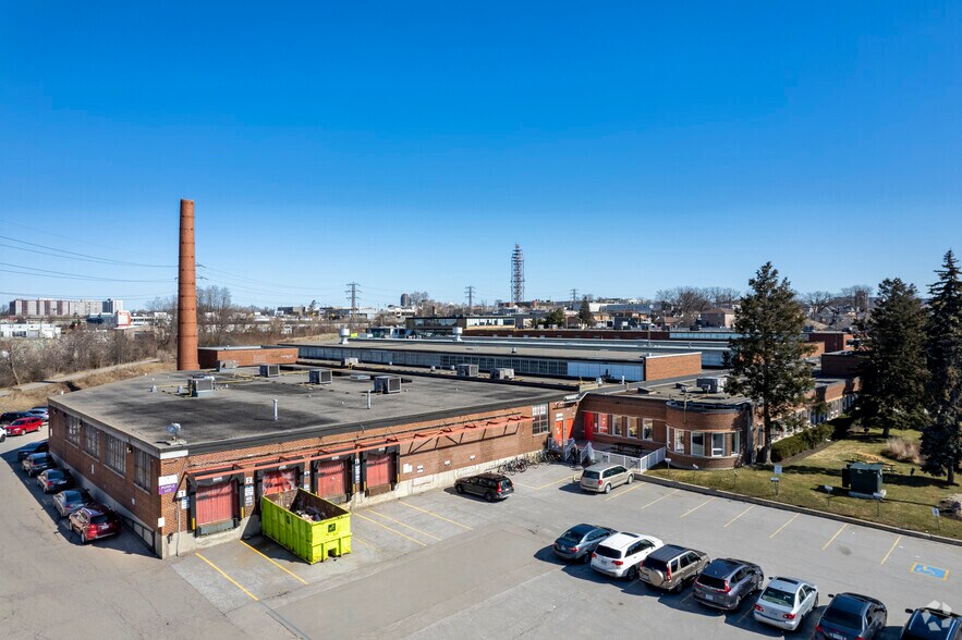 More Photos Of 250 Bowie Ave, Toronto Light Manufacturing For Lease