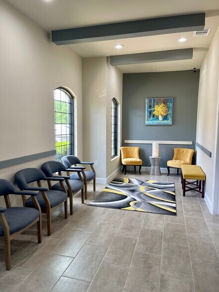 Primary Photo Of 1740 W Virginia St, McKinney Medical For Lease