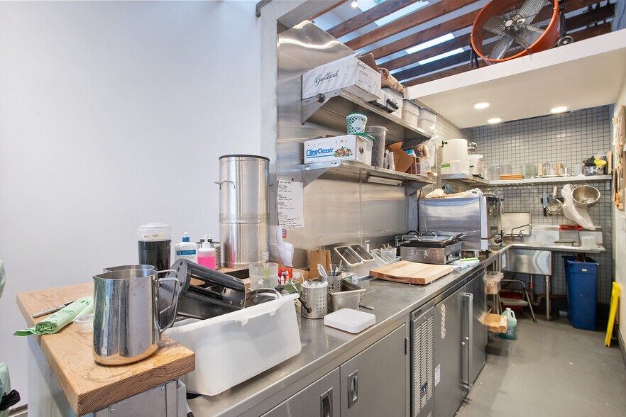 More Photos Of 3627-3629 Taraval St, San Francisco Storefront For Sale