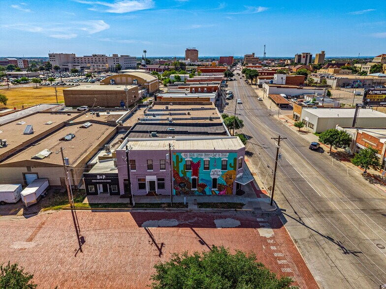 More Photos Of 318 N Chadbourne St, San Angelo Storefront For Sale