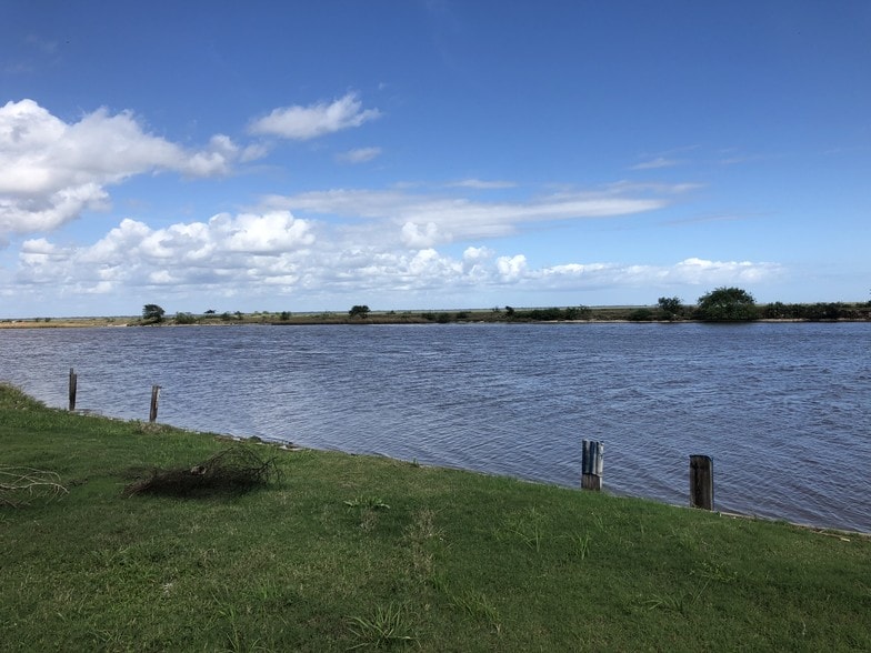 More Photos Of 5202 County Road 469, Brazoria Apartments For Sale