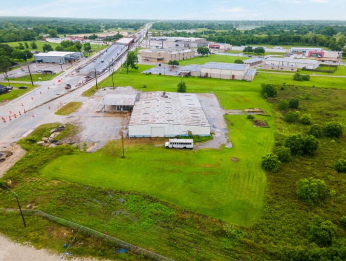 More Photos Of 213 S Columbia Dr, West Columbia Industrial For Sale