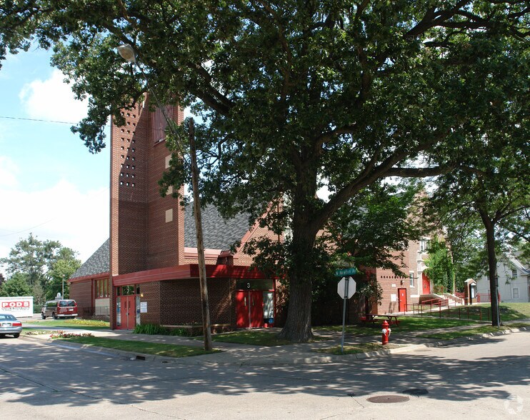 More Photos Of 1922 25th Ave N, Minneapolis Religious Facility For Sale
