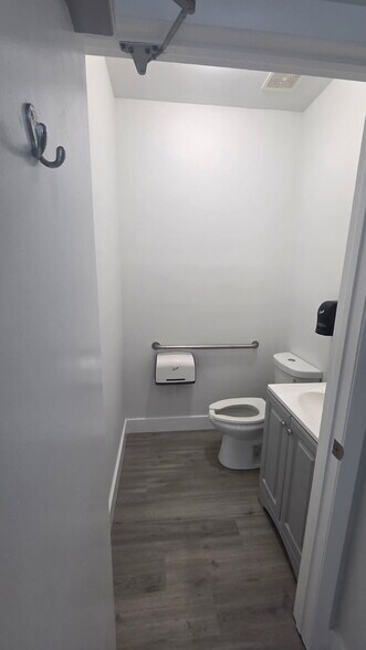 More Photos Of 7100 W Commercial Blvd, Lauderhill Unknown For Lease