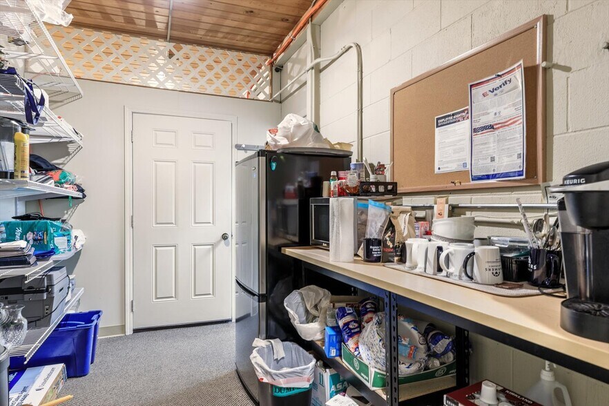 More Photos Of 5589 Harbor Road Rd, Freeland Office Residential For Sale