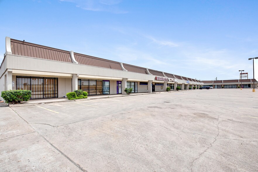 More Photos Of 7620-7684 Demoss, Houston Storefront For Lease