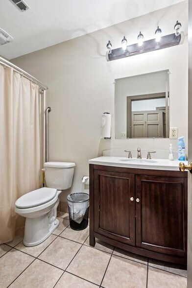 More Photos Of 11 Broad St, Charleston Office Residential For Lease