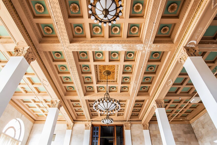 More Photos Of 56-58 Suffolk St, Holyoke Office Residential For Lease