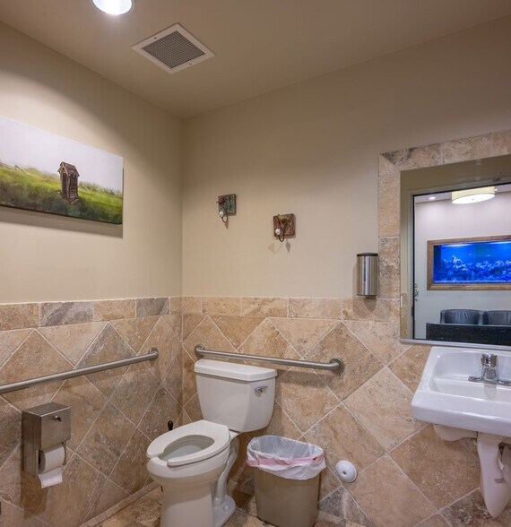 More Photos Of 9900 Stockdale Hwy, Bakersfield Medical For Sale