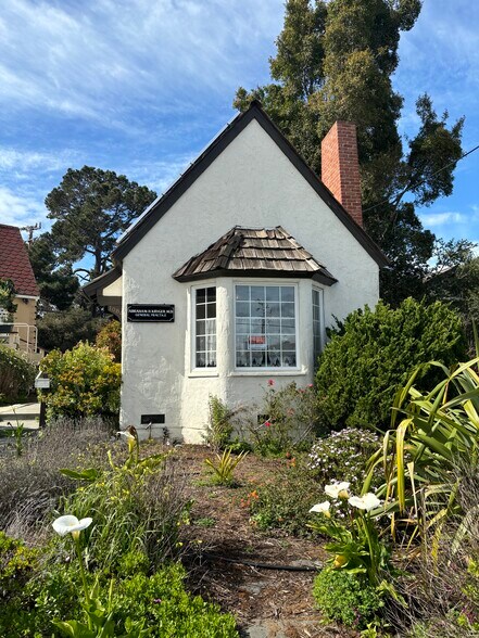 More Photos Of 1084 Cass St, Monterey Medical For Sale