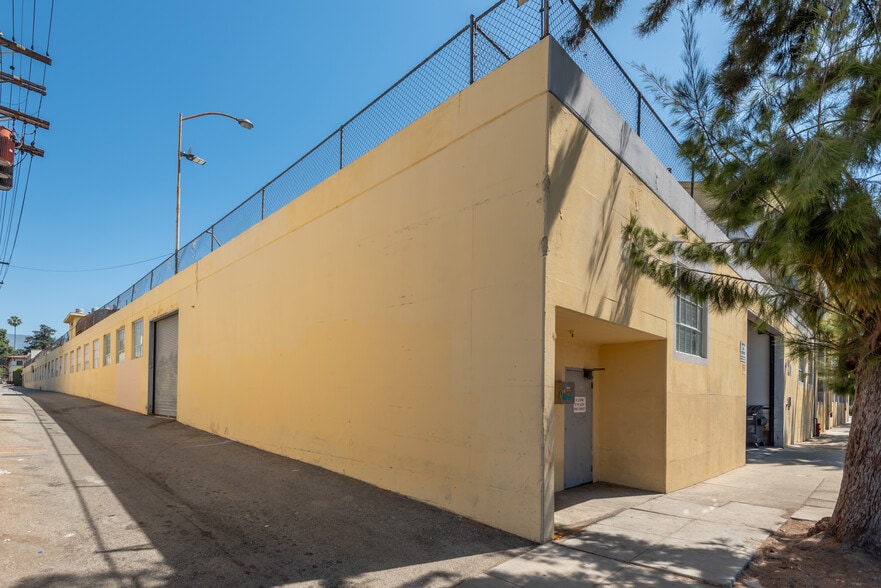 More Photos Of 403 S Raymond Ave, Pasadena Self Storage For Sale