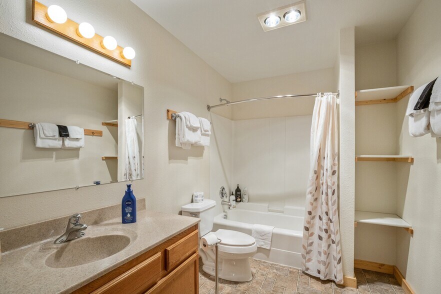 More Photos Of 229 N Hayden St, West Yellowstone Hotel For Sale