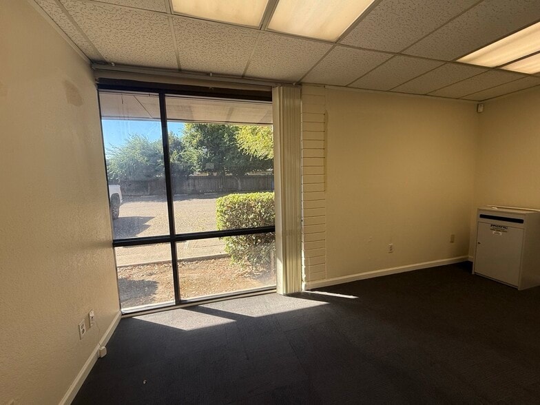 More Photos Of 5637 N Pershing Ave, Stockton Medical For Lease