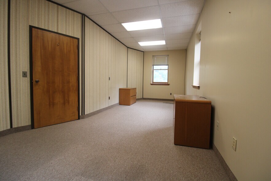 More Photos Of 1200 Converse St, Longmeadow Office For Lease