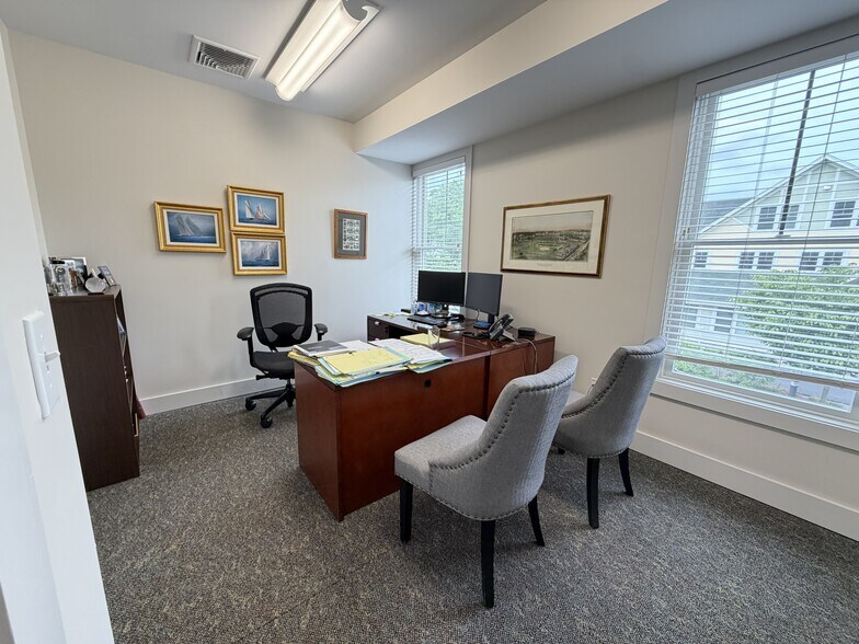 More Photos Of 90 Wall St, Madison Medical For Lease