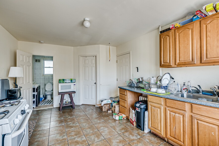 More Photos Of 172 Hamilton St, New Brunswick Storefront Retail Residential For Sale