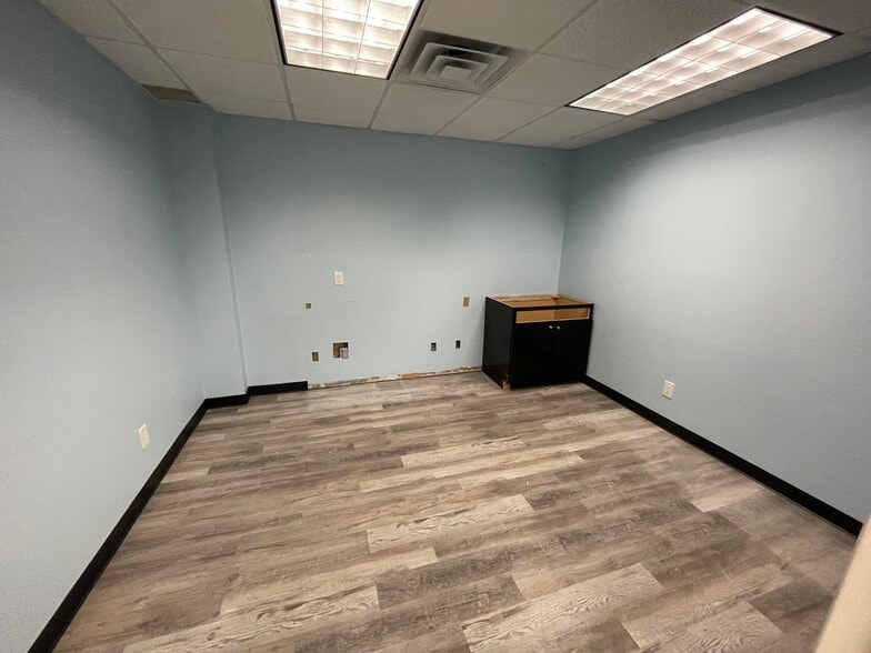 More Photos Of 3041 Avenue U, Brooklyn Medical For Lease