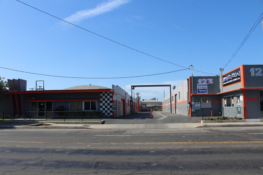 More Photos Of 115-117 E Gardena Blvd, Gardena Service For Lease