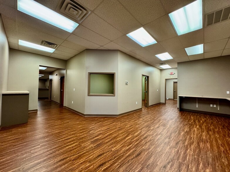 More Photos Of 4645 Village Square Dr, Paducah Storefront Retail Office For Lease