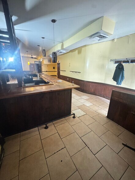 More Photos Of 650 Tenth Ave, New York Apartments For Lease