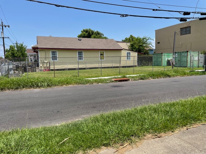 More Photos Of 2400 Delachaise St, New Orleans Specialty For Sale