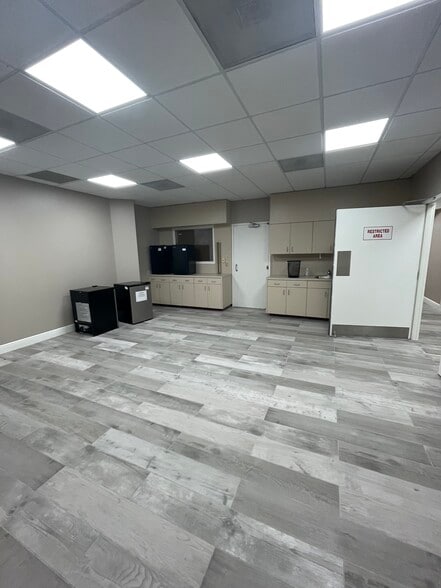 More Photos Of 2715 W Virginia Ave, Tampa Medical For Sale