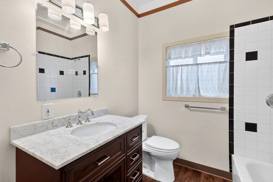 More Photos Of 8606 SE 17th Ave, Portland Office For Lease