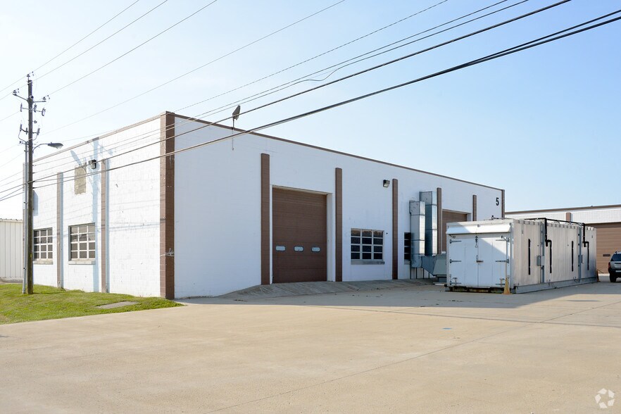 More Photos Of 7601 E 88th Pl, Indianapolis Warehouse For Lease
