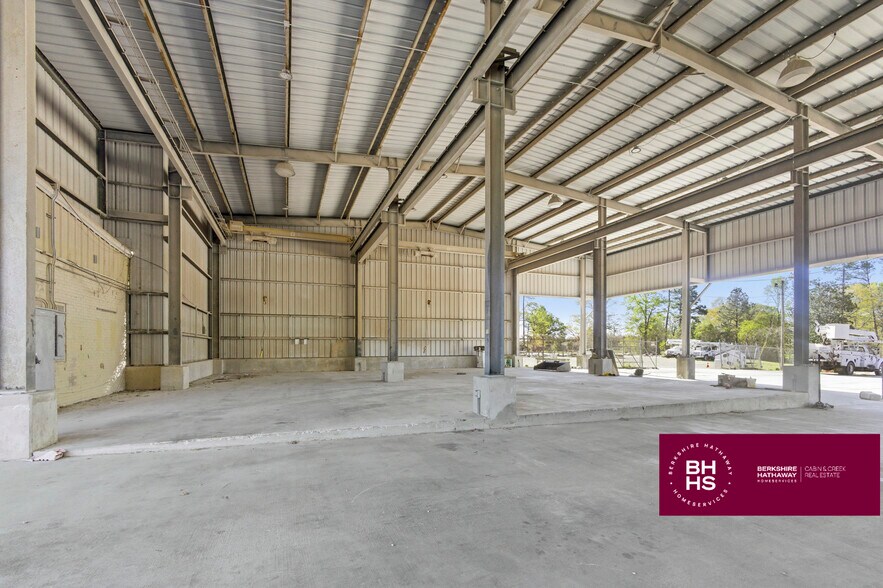 More Photos Of 3012 US-98, Mccomb Flex For Sale