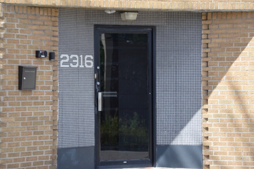 More Photos Of 2316 S 4th Ave, Minneapolis Flex For Lease