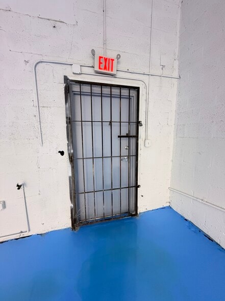 More Photos Of 1899 NW 21st St, Miami Warehouse For Sale