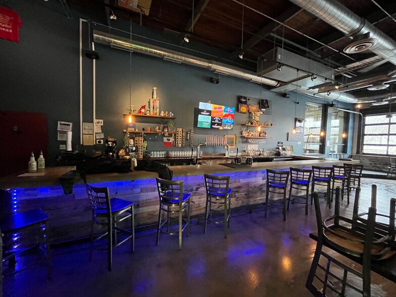 More Photos Of 4055 W Peterson Ave, Chicago Office For Lease