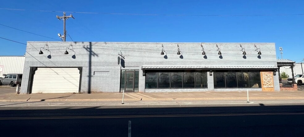More Photos Of 215 N Western Ave, Oklahoma City Warehouse For Sale