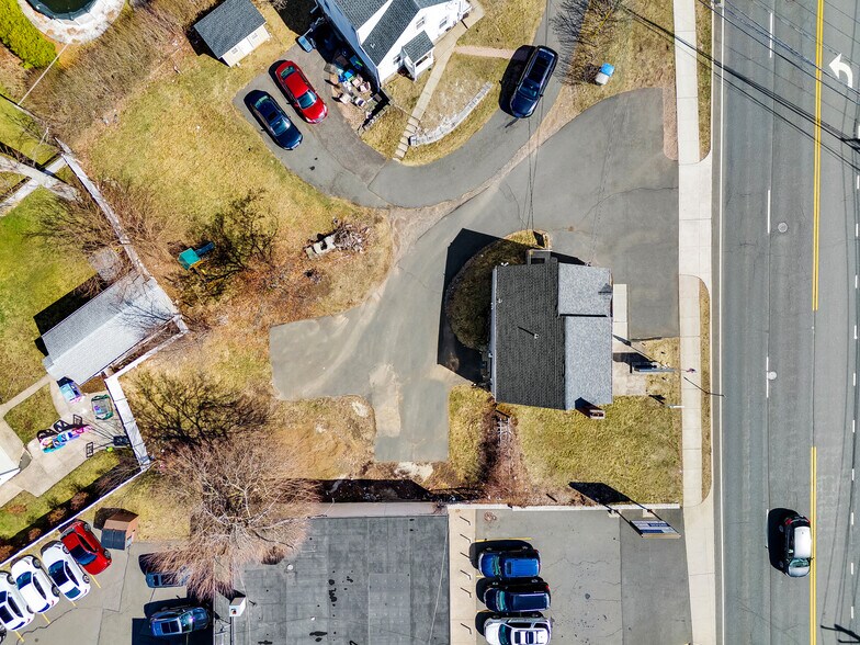 More Photos Of 941 Farmington Ave, Bristol Office Residential For Sale