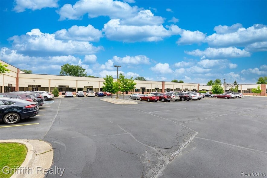 More Photos Of 5840-5936 Sterling Dr, Howell Flex For Lease