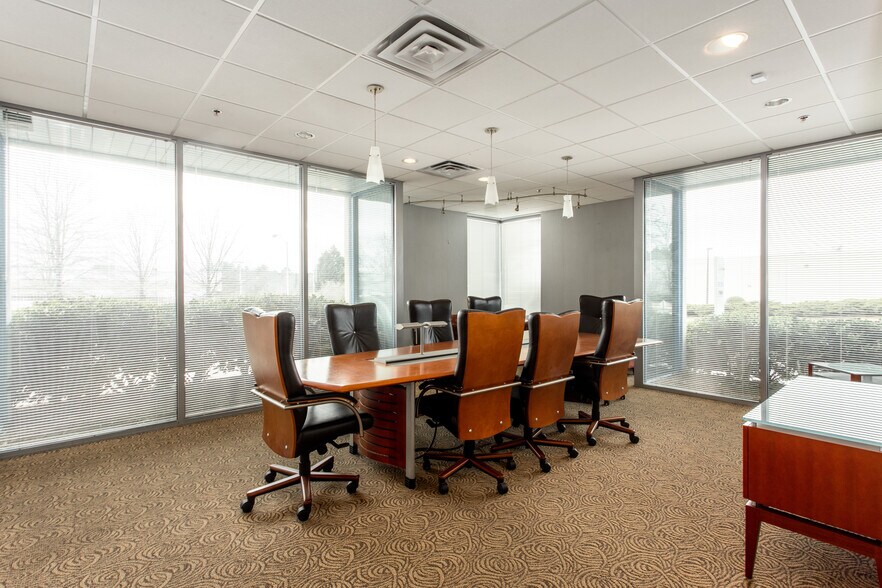 More Photos Of 7000 Highlands Pky SE, Smyrna Warehouse For Lease