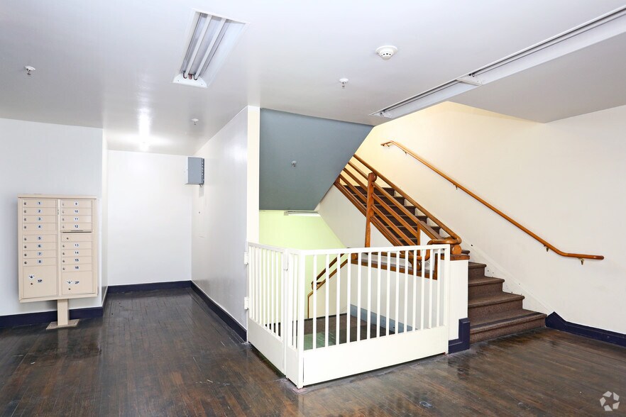 More Photos Of 1901 Chester Ave, Bakersfield Office For Sale