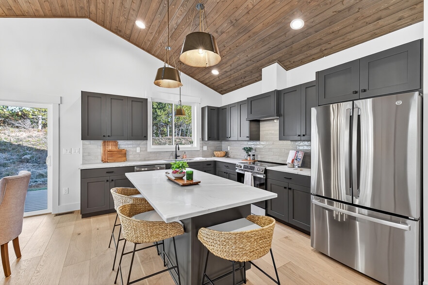 More Photos Of 101, 103 Bighorn Court, Mccall Specialty For Sale