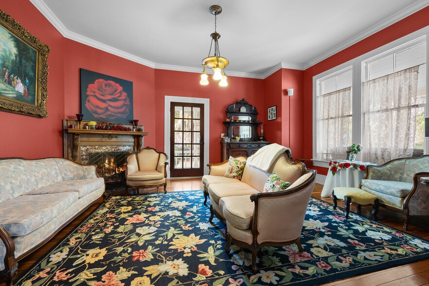 More Photos Of 205 SE 7th St, Gainesville Hotel For Sale