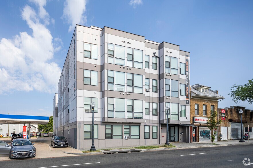 More Photos Of 818 Bladensburg Rd NE, Washington Apartments For Sale