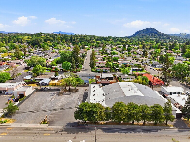 More Photos Of 1420 Healdsburg Ave, Healdsburg Flex For Sale