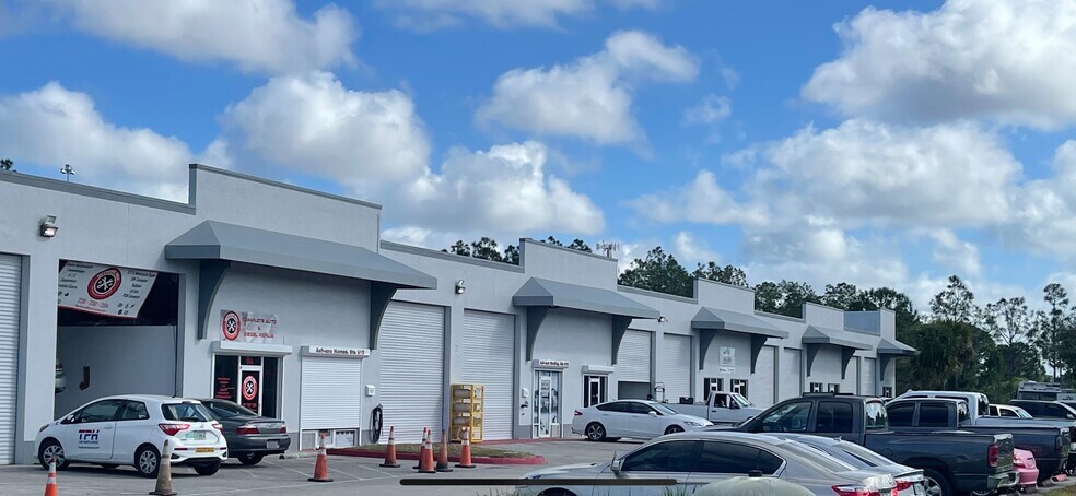 More Photos Of 3945 Tollhouse Dr, Naples Warehouse For Lease