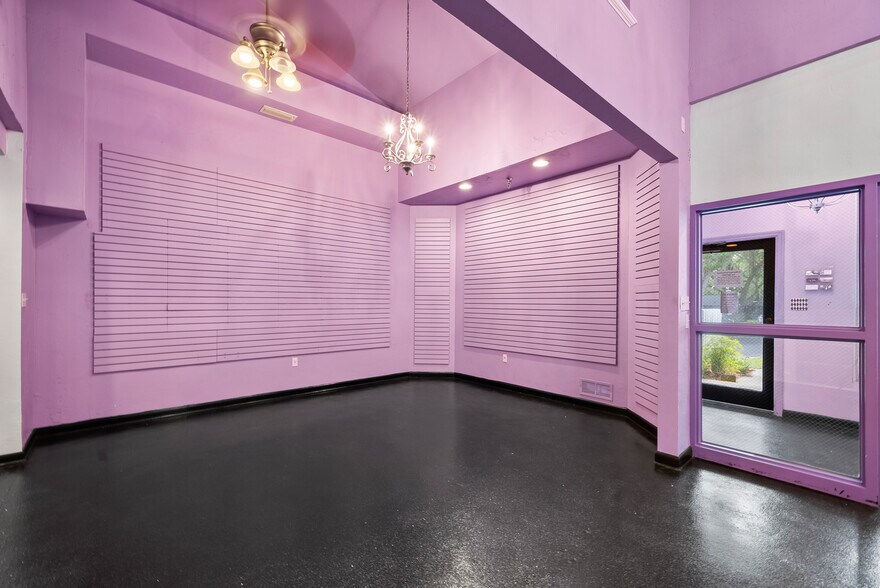 More Photos Of 2441 NW 43rd St, Gainesville Storefront For Sale