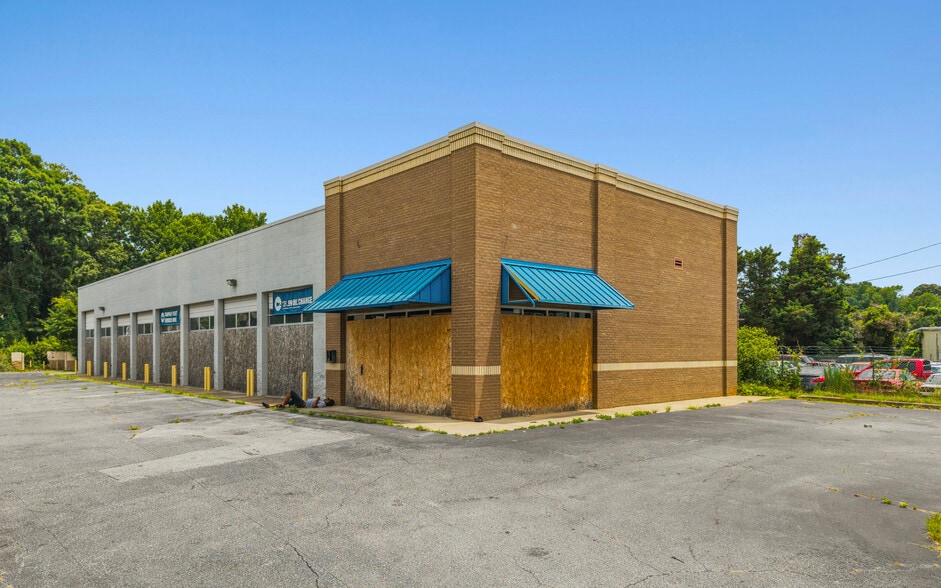 More Photos Of 3110 N Pleasantburg Dr, Greenville Auto Repair For Sale