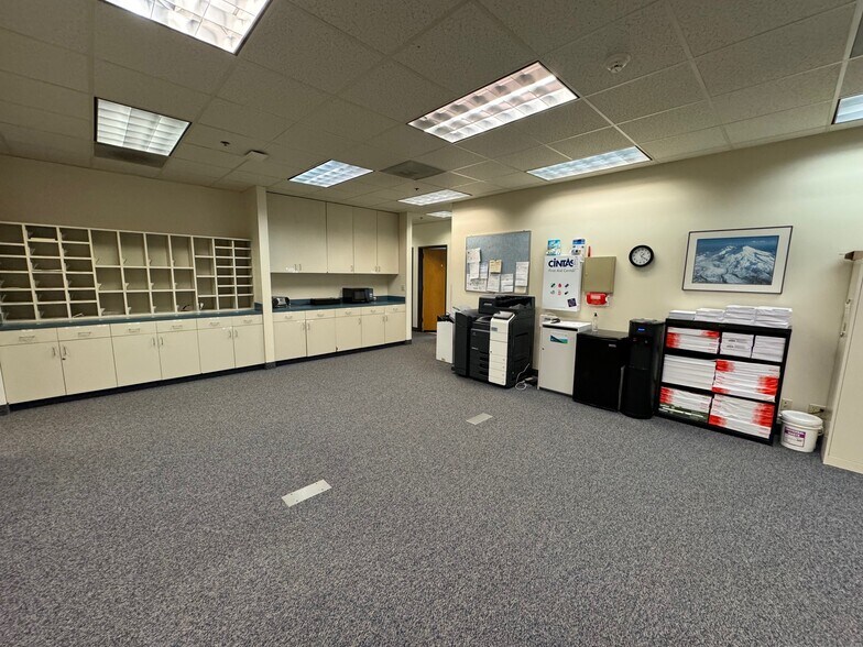 More Photos Of 1402 NE 136th Ave, Vancouver Service For Sale