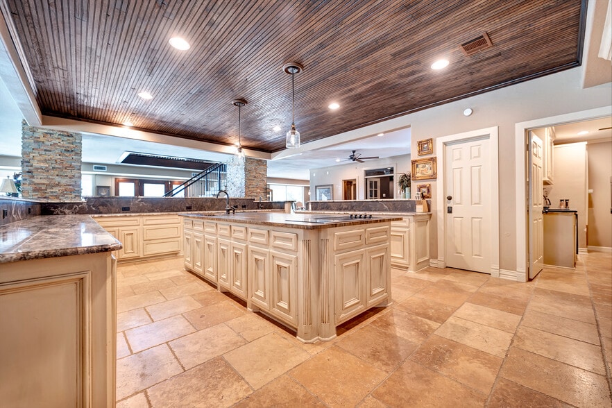 More Photos Of 5607 Sapp Rd, Conroe Lodge Meeting Hall For Sale