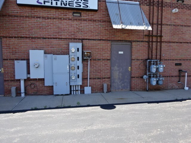 More Photos Of 1810-1816 Plover Rd, Plover General Retail For Lease