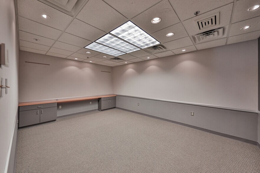 More Photos Of 2299 Brodhead Rd, Bethlehem Office For Sale