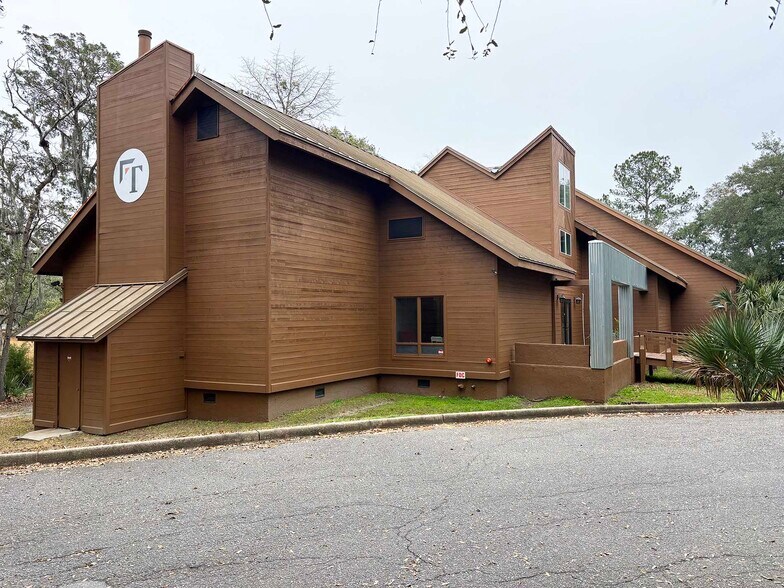 More Photos Of 1025 Sam Rittenberg Blvd, Charleston Office For Lease