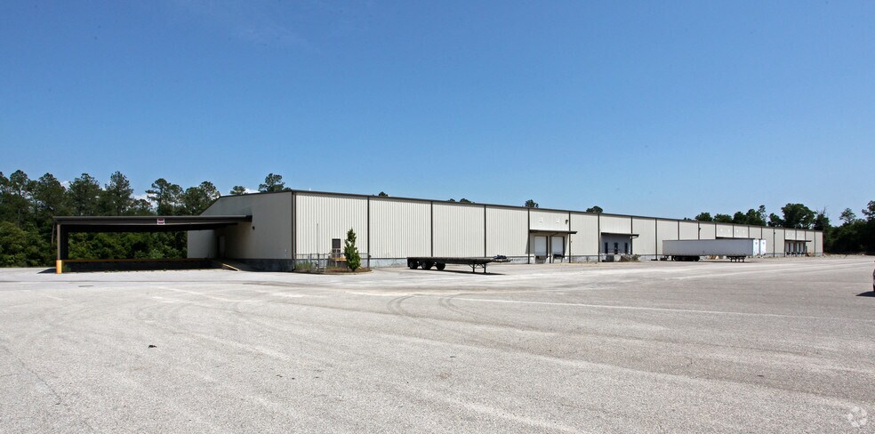 More Photos Of 252 Jacintoport Blvd, Saraland Warehouse For Lease